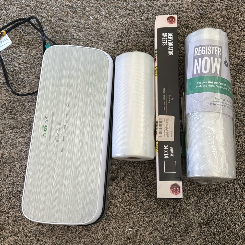 NutriChef Vacuum Sealer Machine in Light Gray with Accessories